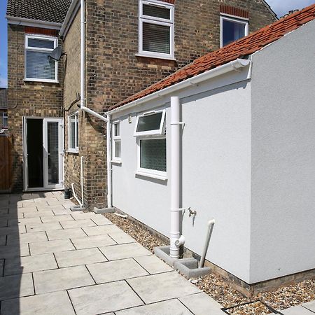 Fully Refurbished Property-March 22-Next To Beach Lowestoft Exterior foto